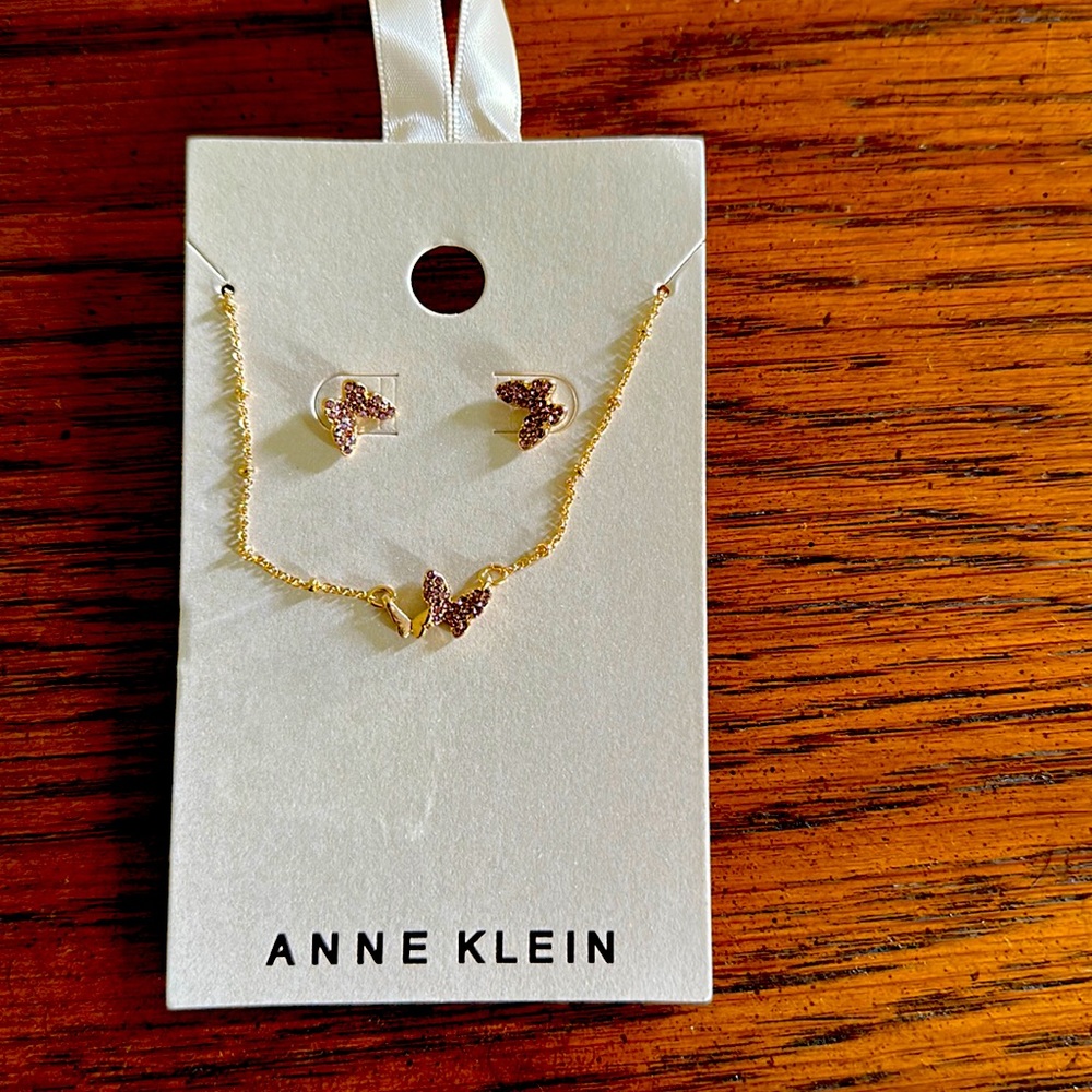 Brand new gold Anne Klein mother/daughter butterfly